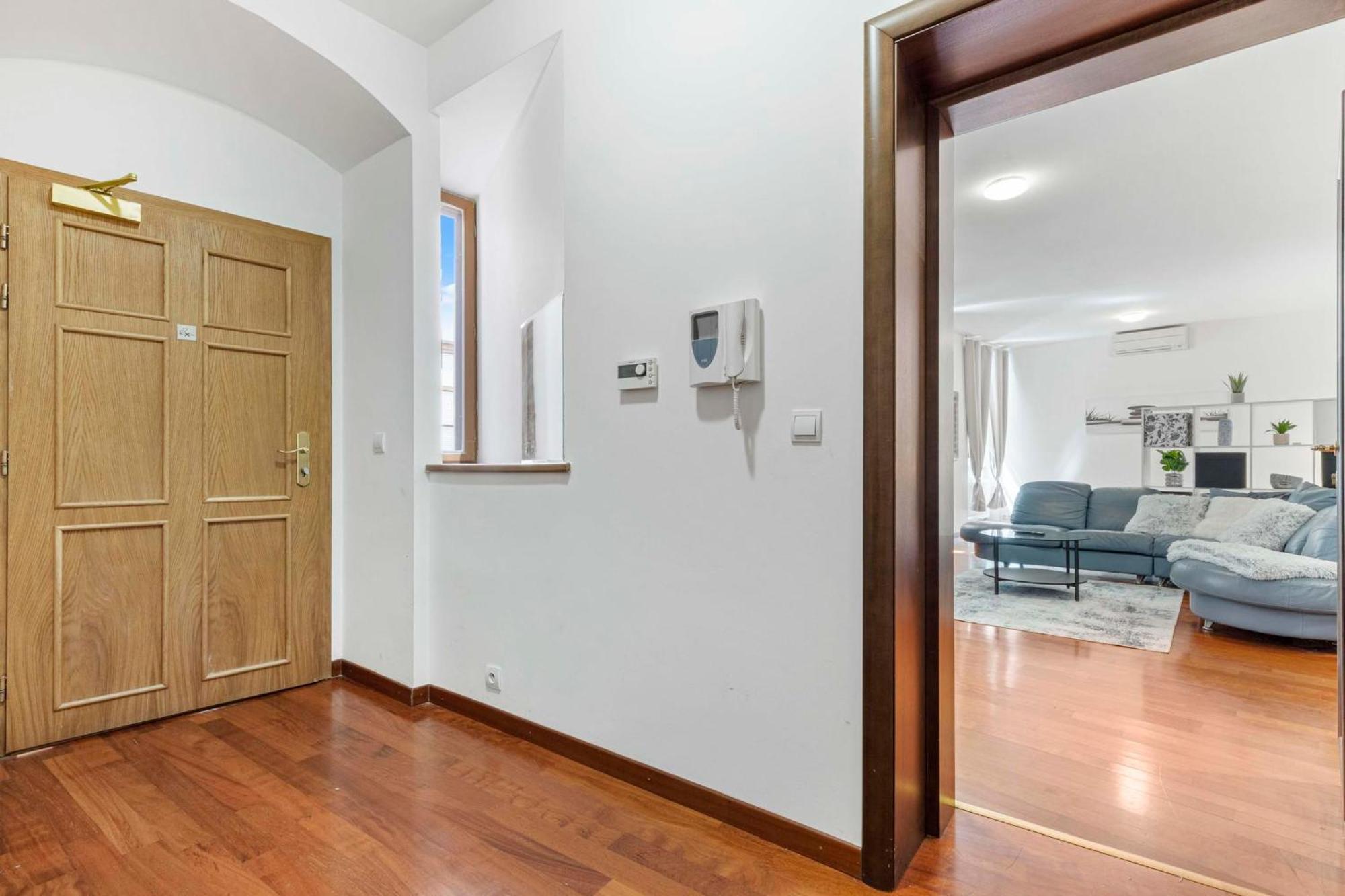 Charming Apartment In The Heart Of Bratislava Exterior photo